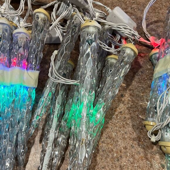 Gemmy ColorMotion Deluxe Icicle String Lights Christmas Décor 8 per string - Picture 2 of 5